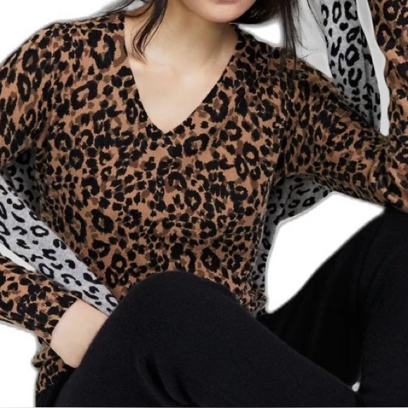 Charter Club Luxury 100 % Cashmere V neck Sweater Sz L - Picture 2 of 13